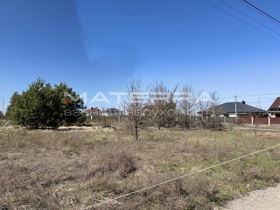 Продаж земельних ділянок по 5.5 соток у с. Бобриця. Газ, світло по вул