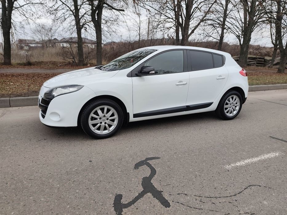 Продам Renault Megane 3 1.6 бензин 2012