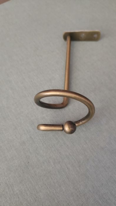 Uchwyt ścienny do firany