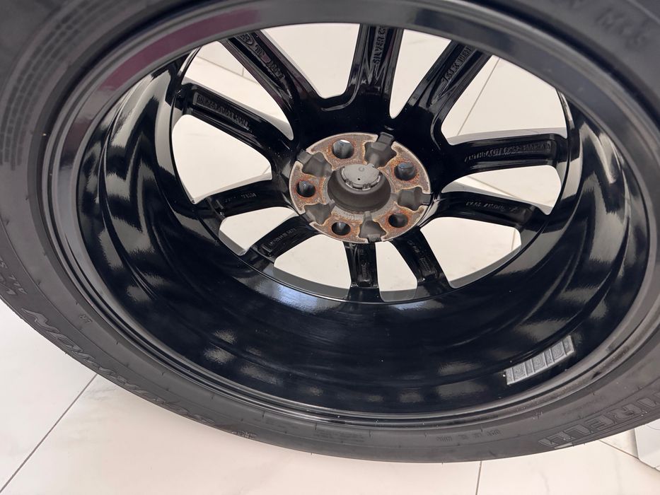 Оригінальні комплект дисків Range Rover R19 з резиною Pirelli 235/65