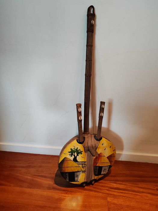 Instrumento musical africano "KORA". Novo. Sem uso.