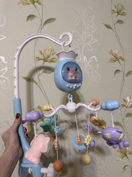 Мобіль на ліжечко з проєктором