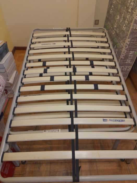 Cama dupla de corpo e meio