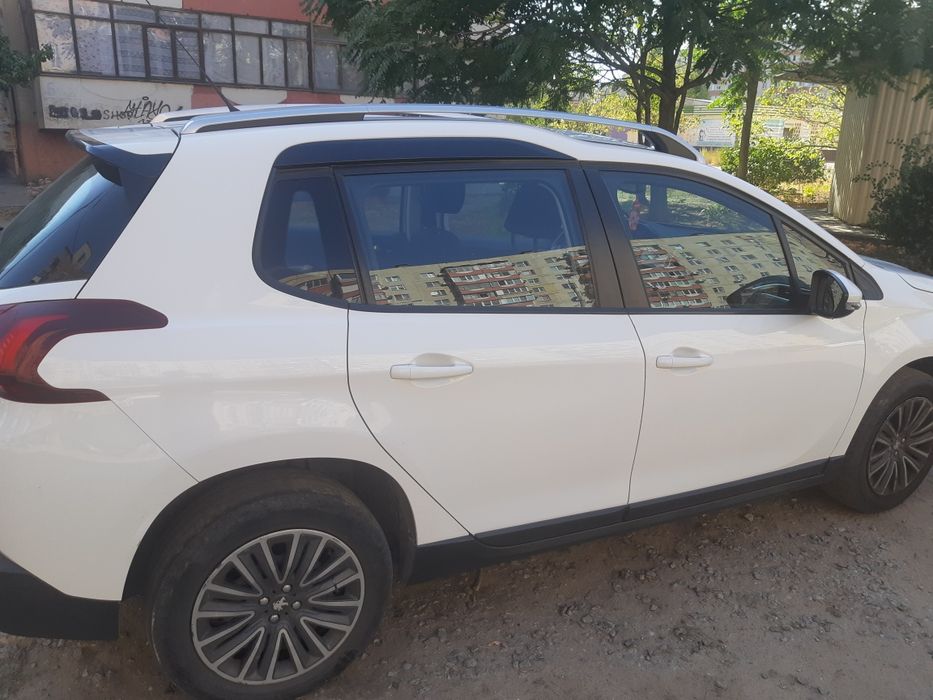 Автомобиль PEUGEOT 2008