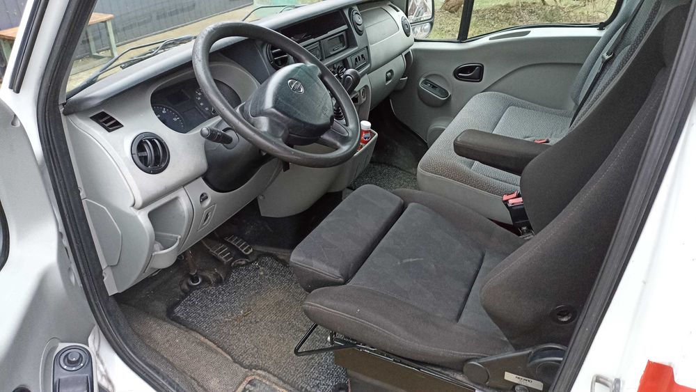 NISSAN INTERSTAR Renault Master 2.5dCI Automat Długi Wysoki Ładny stan