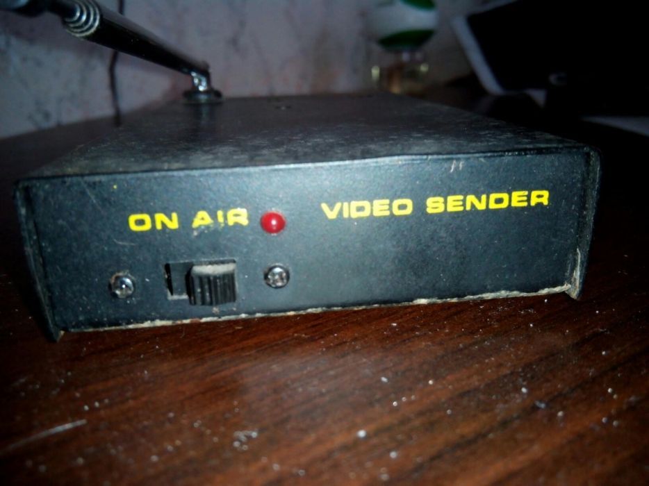 Передавач відео сигналу на 30 -50 метрів.