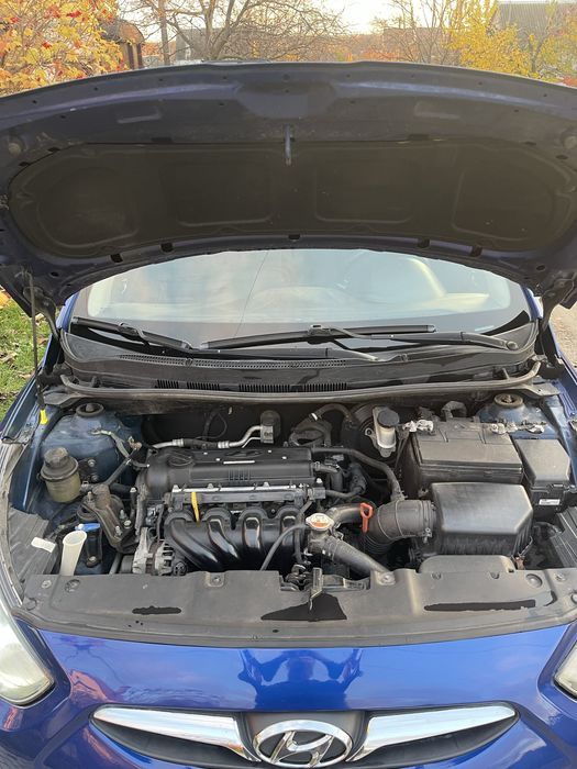 Hyundai accent 2013 год 1.4 бензин автомат