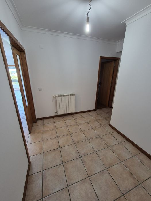 Vende-se apartamento T2 com 2 WC na Malaposta (Cruz da Areia)