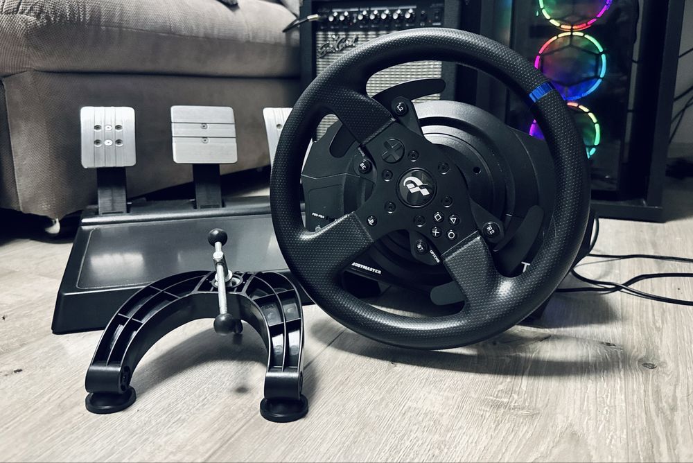 kierownica wyścigowa Thrustmaster T300 RS GT Edition z zestawem pedałó