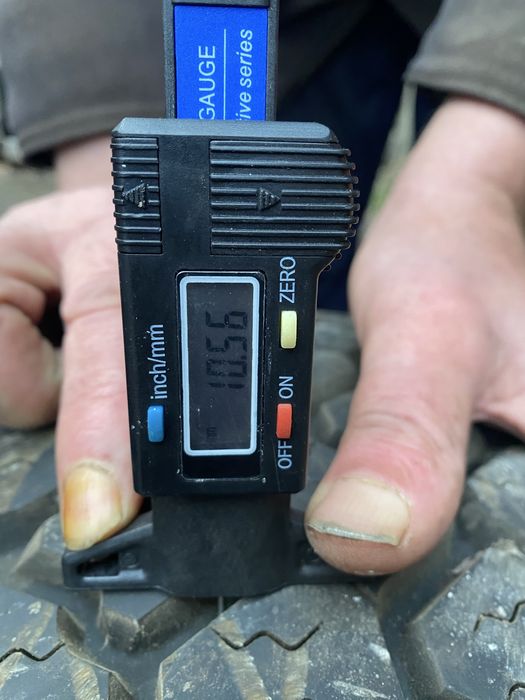 Продам шины автомобильную