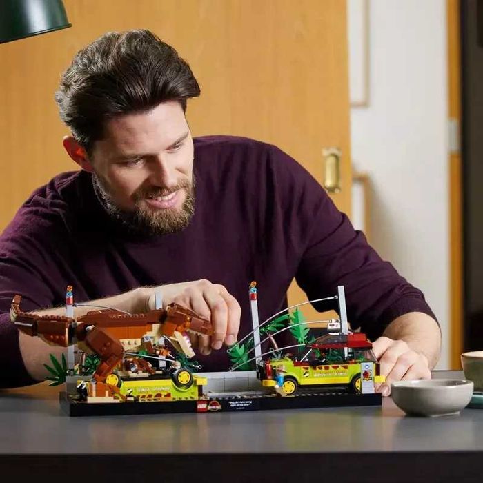 LEGO® 76956 - Tyranozaur Na Wolności