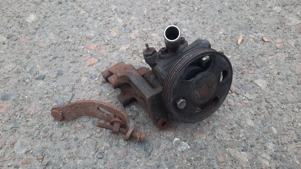 Гидроусилитель Mazda 323F '95