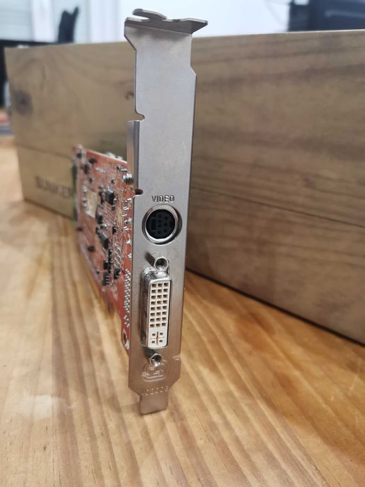 Placa Grafica ATI Radeon X13OO 128MB PCIe