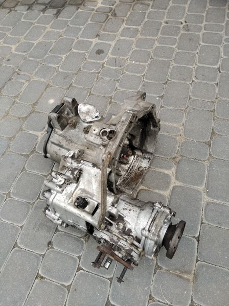 Коробка передач КПП 5ст DVS DUK DHF CBC ELN VW Passat B3 B4 B5 Audi A6