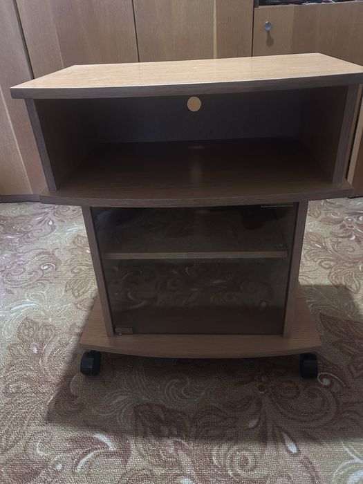 Тумбочка під телевізор (нарди в подарунок)