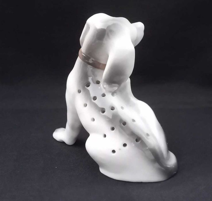 Antigo porta-palitos em porcelana Vista Alegre em forma de cão