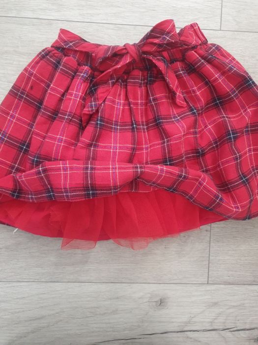 Czerwona spódniczka