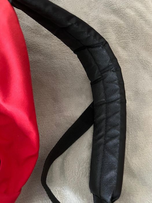 Mochila eastpak vermelha