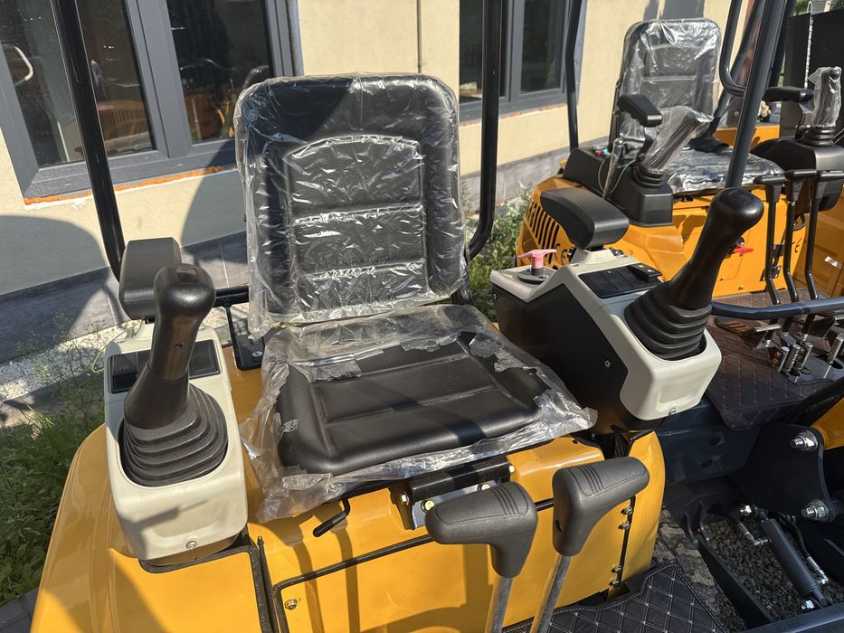 minikoparka 1.8t 2026r skrętne ramie 2cyl diesel