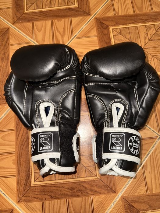 Боксерські рукавички 6 oz та 8 oz