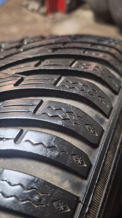 Пара зимних шин резина Kleber Krisalp HP3 suv 215/60 r17