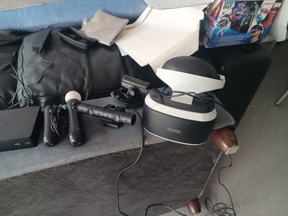 Ps4 VR com câmera, controle move e jogou Skyrim