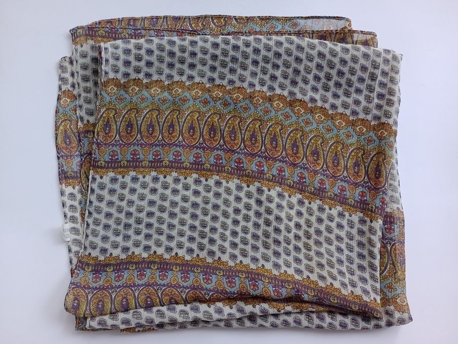 Delikatny szal Glamour