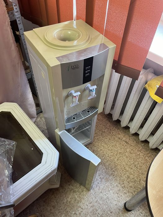 Кулер  для води Eco tronic