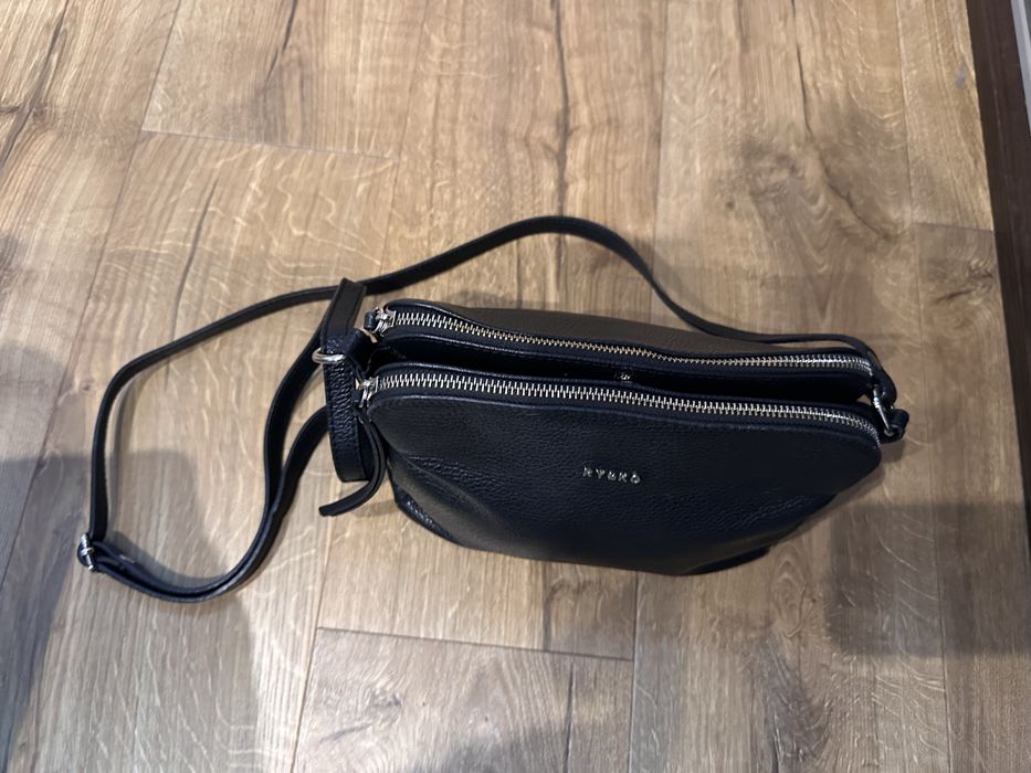 Czarna skórzana torebka Ryłko