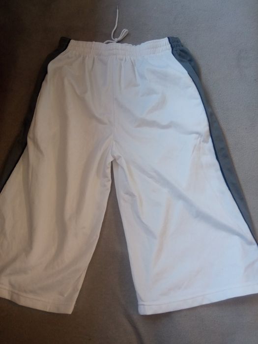 Щорти білі 48 розмір