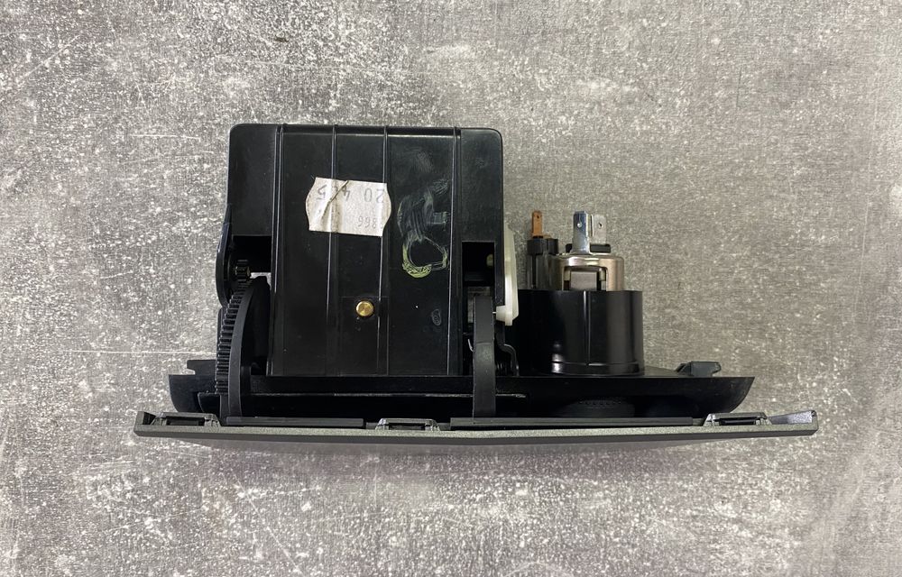 Попильничка Опель Астра H пепельница Opel