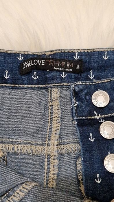 Стильні джинсові шорти розмір М