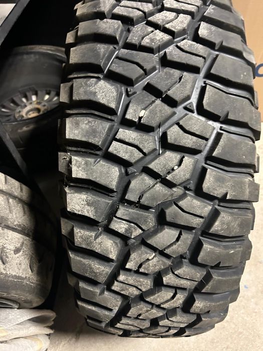 Pneus BF Goodrich Km3    315/75 R16