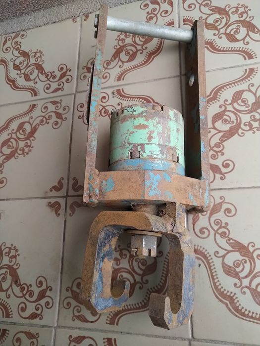 Пневмо Гак / крюк крановий, сцепка для крана / тельфера