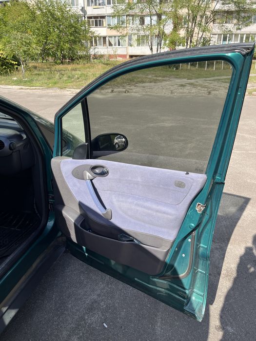 Mercedes-Benz a160