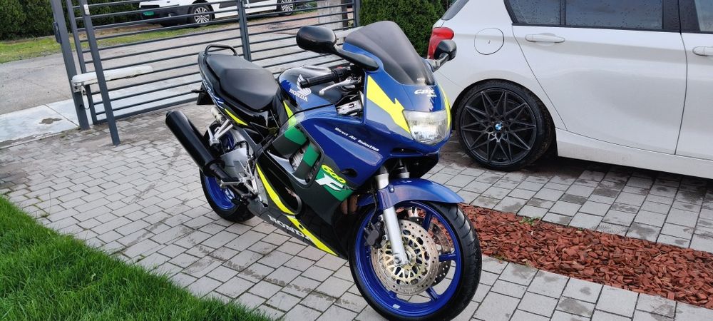 Śliczna honda  CBR f3 600