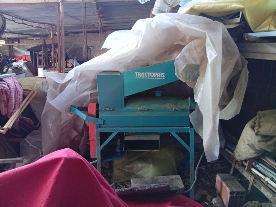 Malhadora/malhadeira/debulhadora de milho