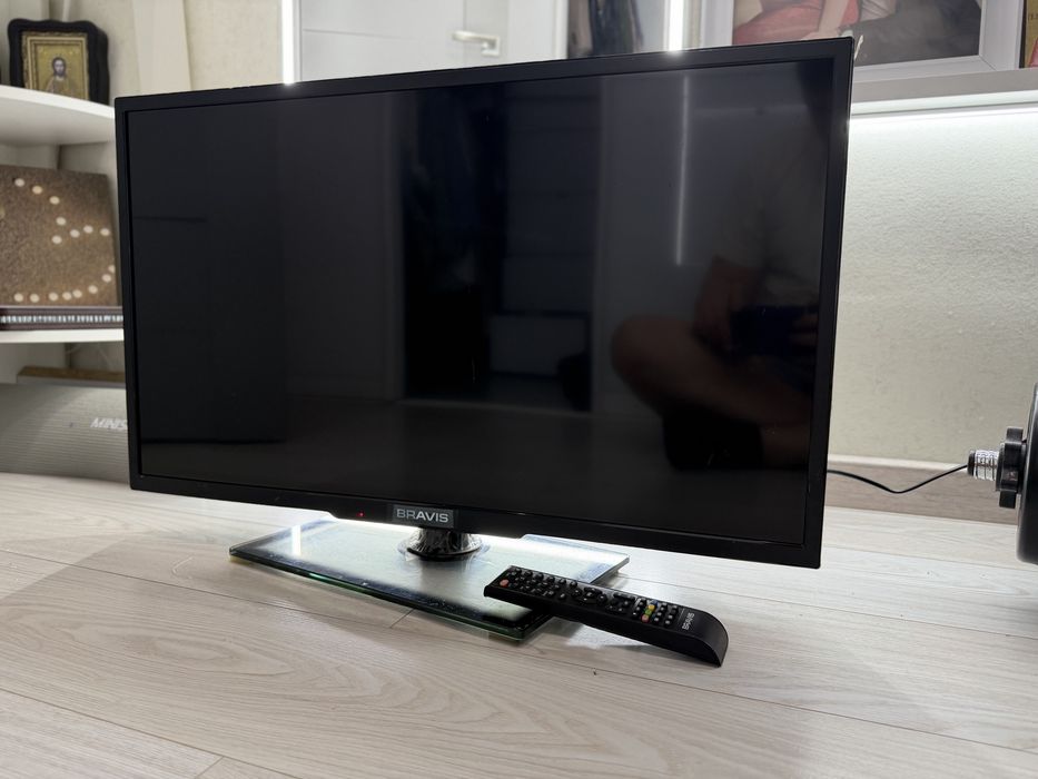 Телевізор BRAVIS 32” LED-32C2000B