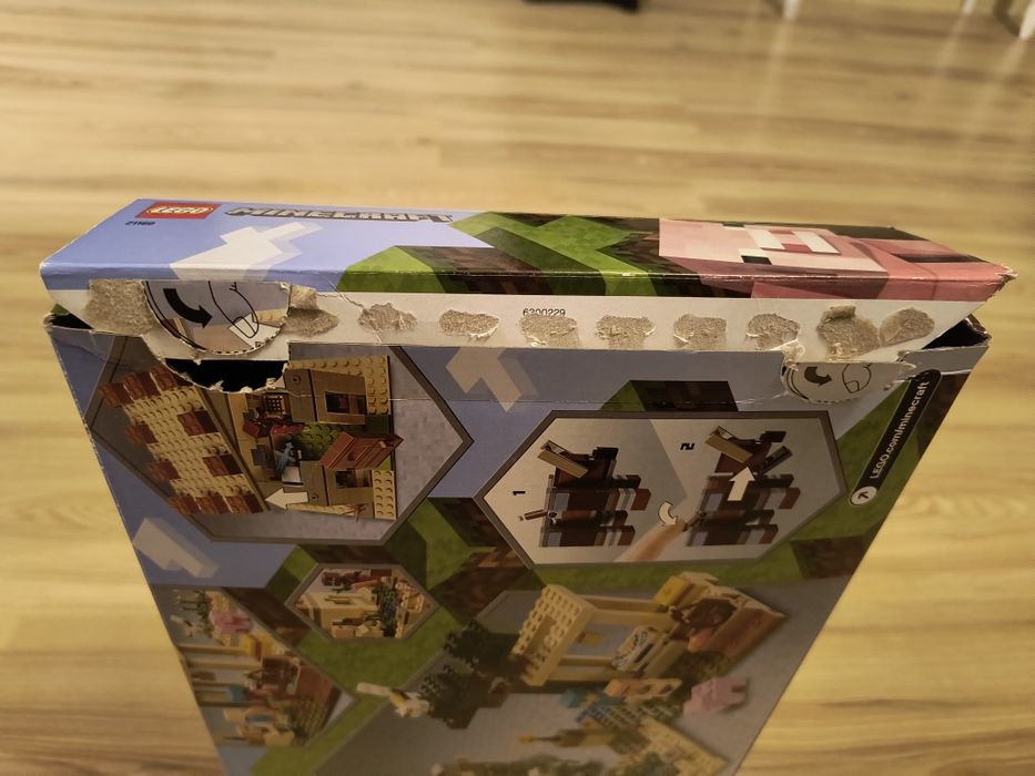 LEGO 21160 Minecraft Najazd Złosadników