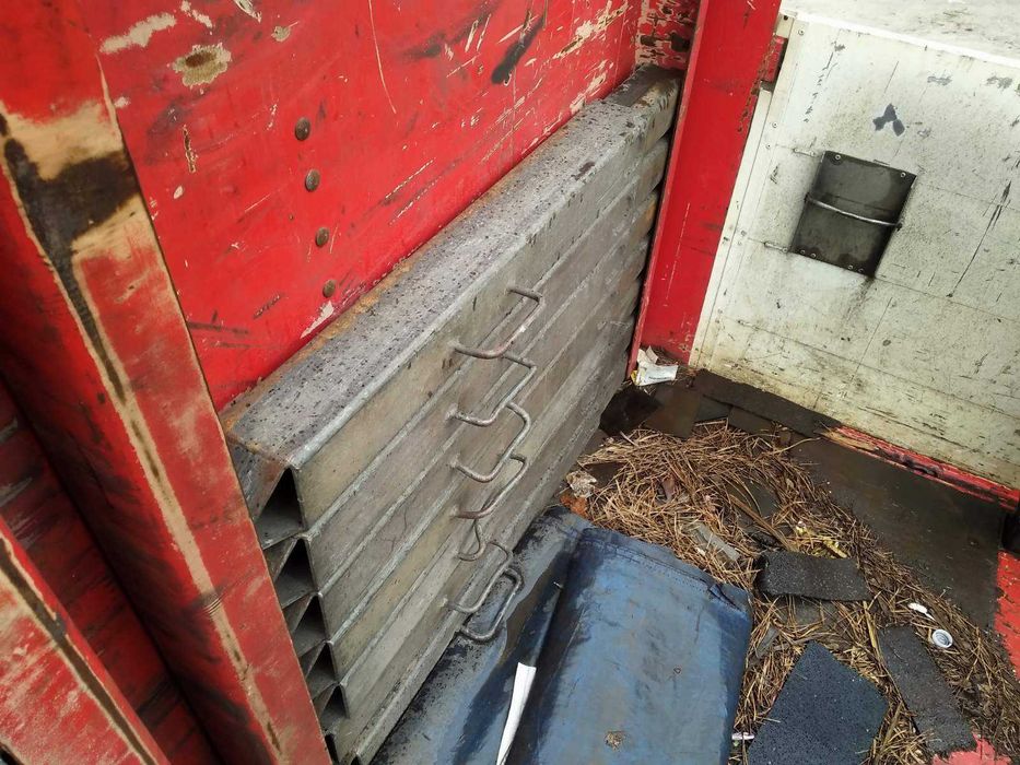 Напівпричіп PANAV з маніпулятором FASSI F235 на 6,5 т. і 8,3 м довжини