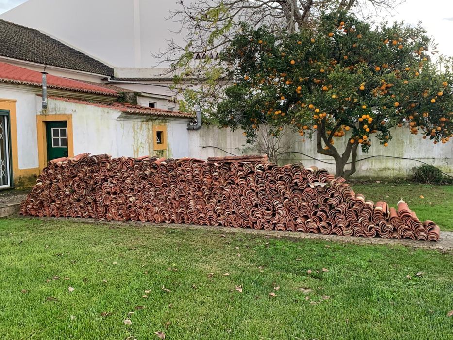 telhas de canudo  usadas