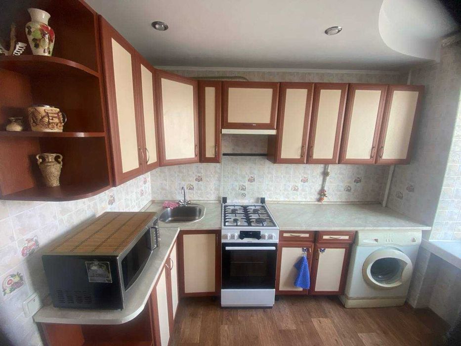 Центр, вул. Покровька, медичний центр Асклепій