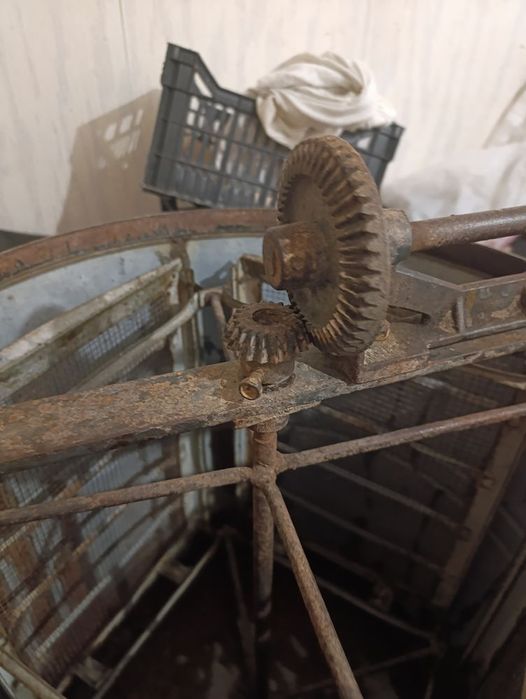 Продам медогонку.