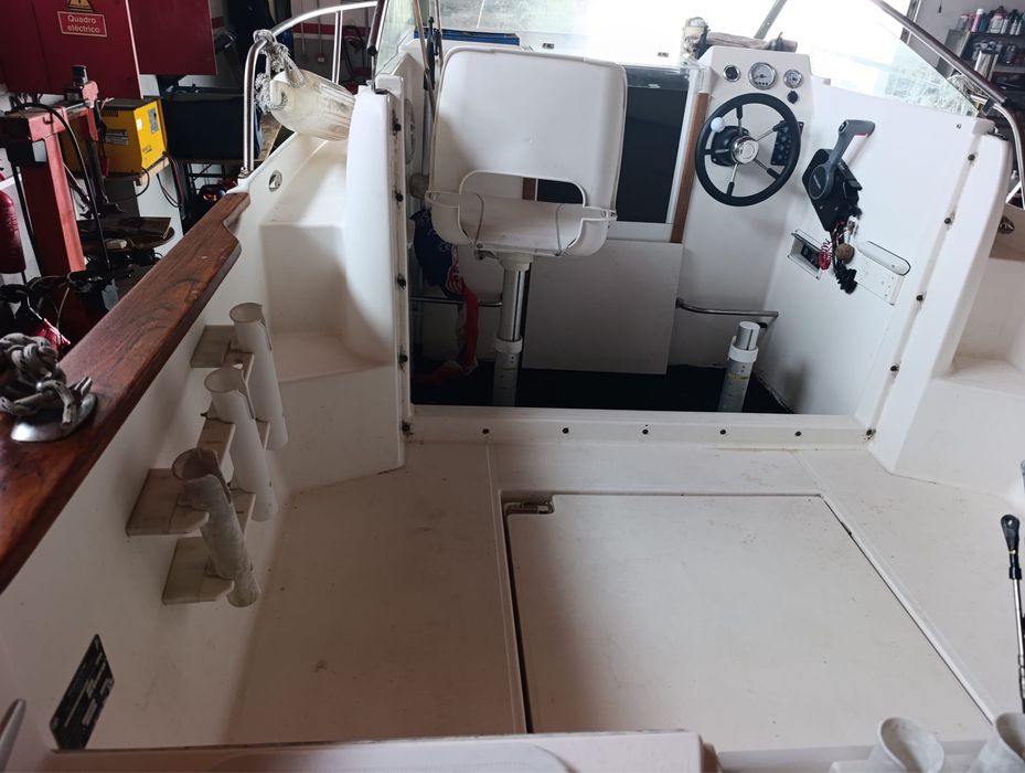 Ocqueteau 485 Semi-Cabinado