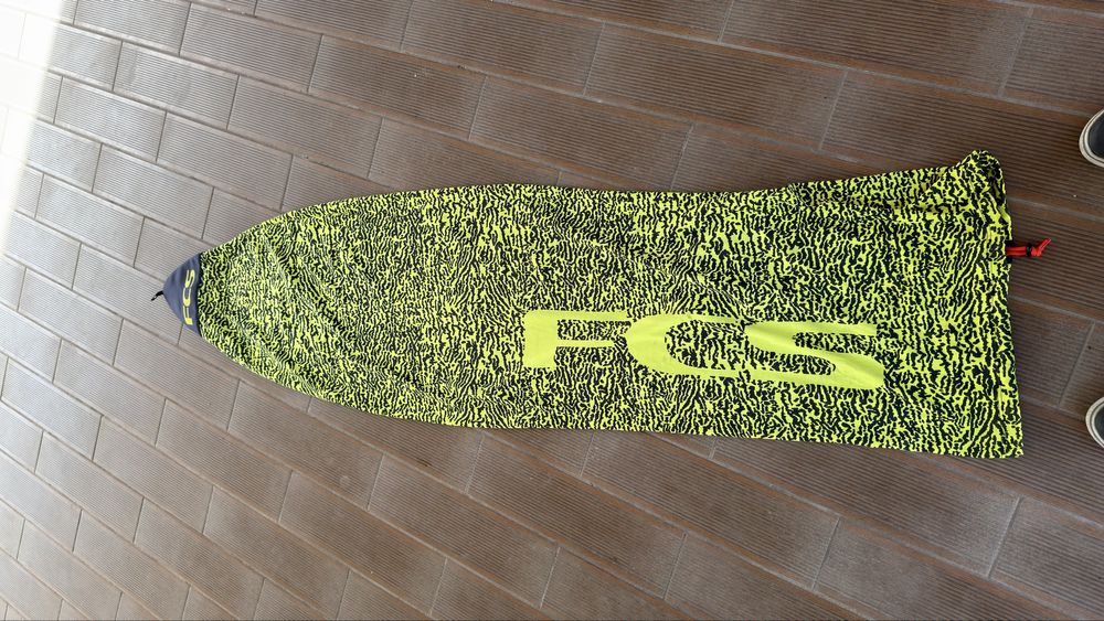 Prancha Surf 5’10 John Carper SD3 + Quilhas FCS + Capa FCS