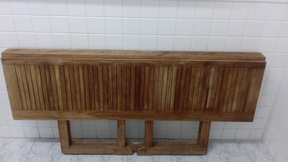 mesa dobrável em madeira maciça de teca
