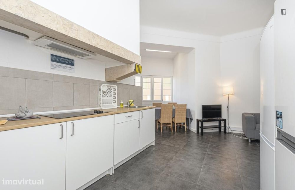 Quarto - localizado em Alameda Lisbon