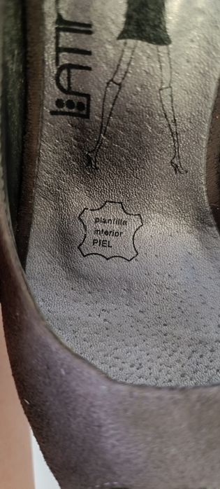 Sandálias em pele castanhas de salto tamanho 35