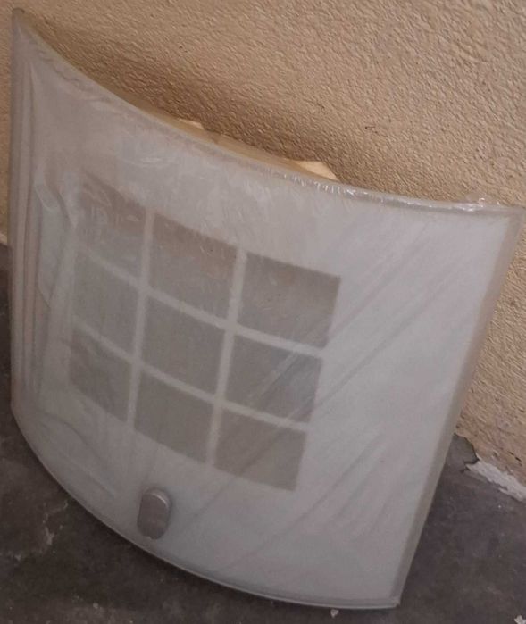 Candeeiro de parede novo