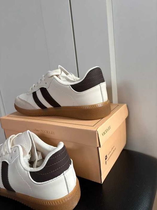Trampki sneakersy Vices białe paski retro 38 wkładka 24 cm
